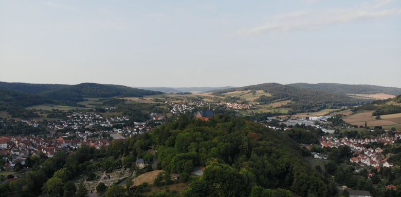 Schloss Spangenberg Drohnenaufnahme von Fern