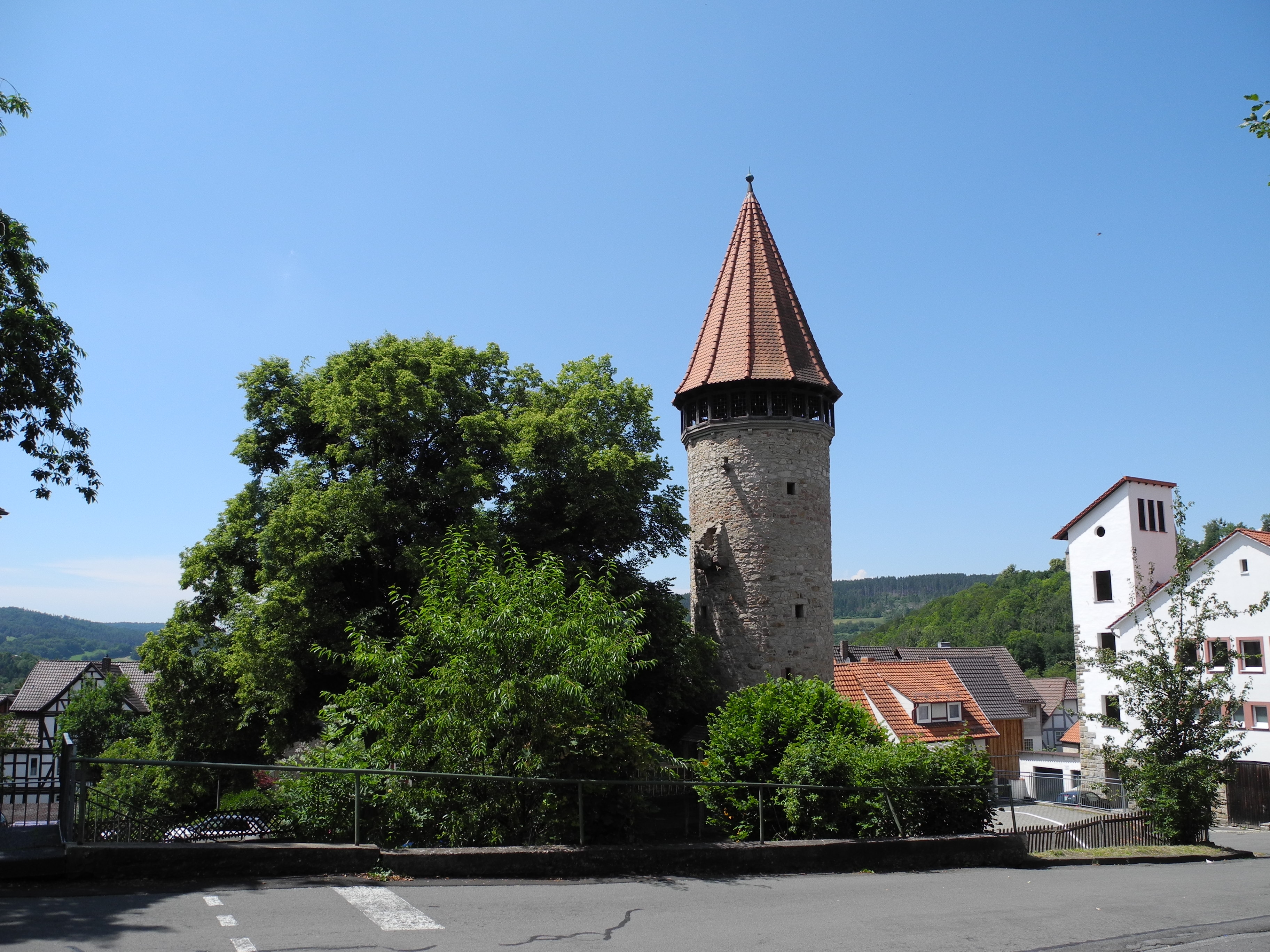 Der Eulenturm ist ein früherer Wehrturm der Stadt