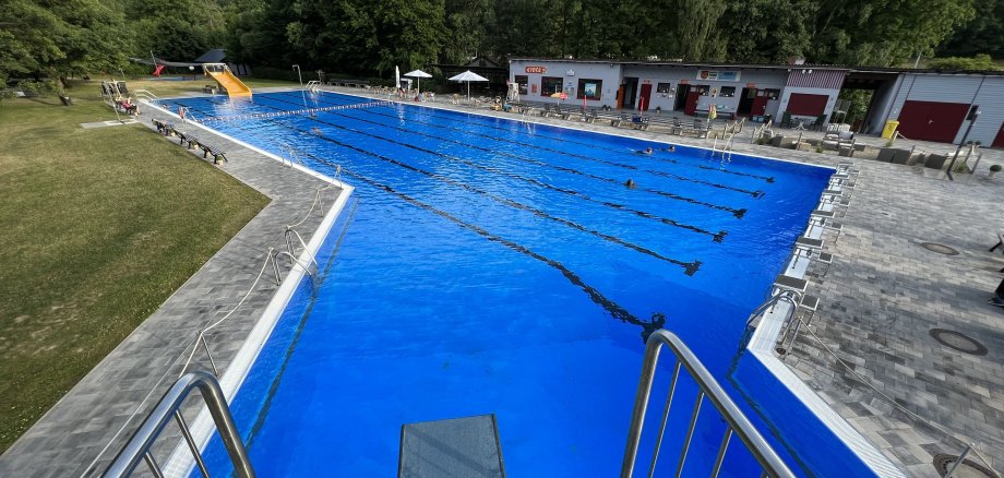 Schwimmerbecken des Freibades