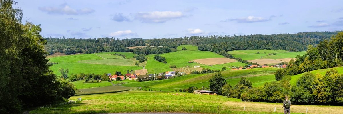 Drei Wanderinnen auf der Ars-Natura-Challange 2020